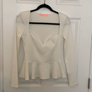 ✨4/$25 White heart shape top